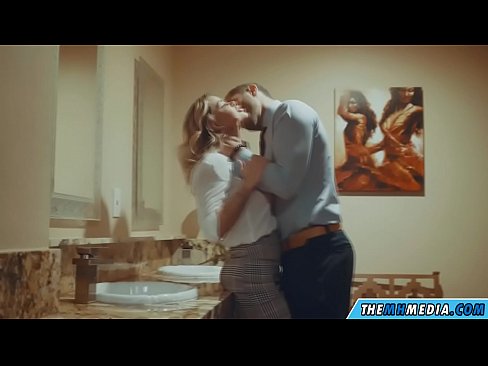 ❤️ Ilehoria busti batek komun publiko batean seduzitzen zaituenean ❤ Pornografia %eu.makesexnotwar.ruan ❌